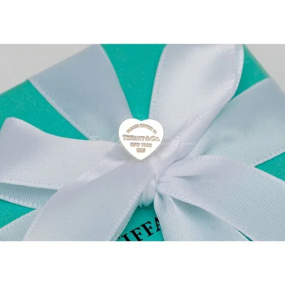 Tiffany & Co. Return to Tiffany Lovestruck Heart Arrow Stud Earrings Gold Silver - Picture 5 of 6